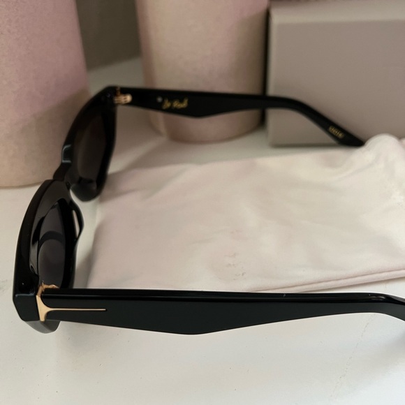 DEZI Sunwear “On Read” in Black / Dark Smoke NWOT - Picture 6 of 11